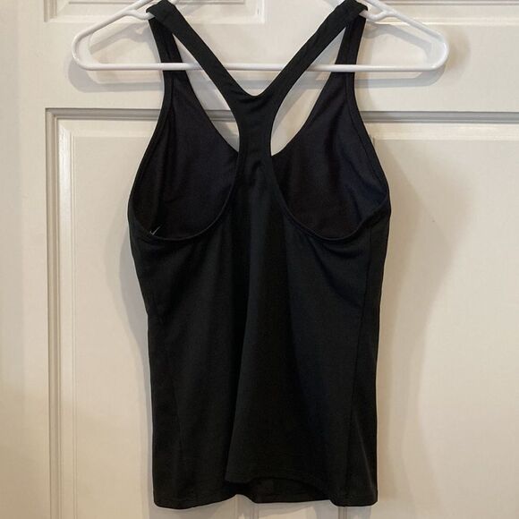 Nike black tank top with built-in shelf, fry size medium - Picture 4 of 7